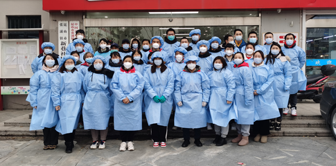 守望相助 携手抗疫丨腾飞志愿者逆行而上，支援核酸检测工作